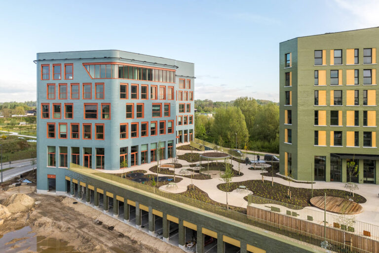 UE Upoffiz Loop5 roundal alu dagkanten beige kleur panorama