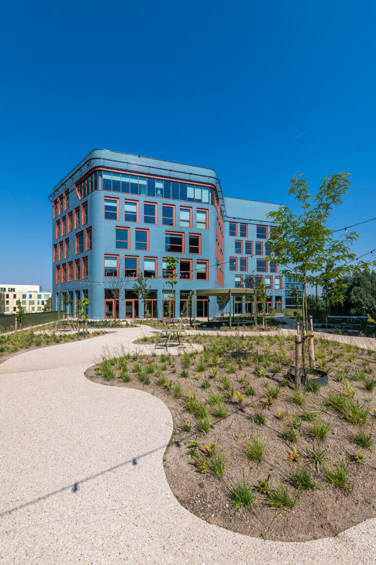 UE Upoffiz Loop5 roundal dagkant aluminium kleur terracotta blauw